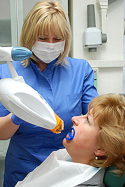 zoom l&aacute;mp&aacute;s fogfeh&eacute;r&iacute;t&eacute;s